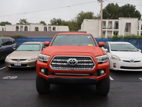 Photos of 2016 Toyota Tacoma TRD Off Road for sale in Kansas City, MO at Jay Wolfe Honda