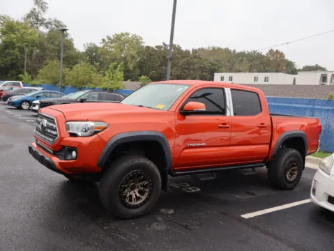 More photos of 2016 Toyota Tacoma TRD Off Road at Jay Wolfe Honda, MO