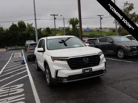 White 2024 Honda Pilot EX-L 8 Passenger for sale in Kansas City, MO