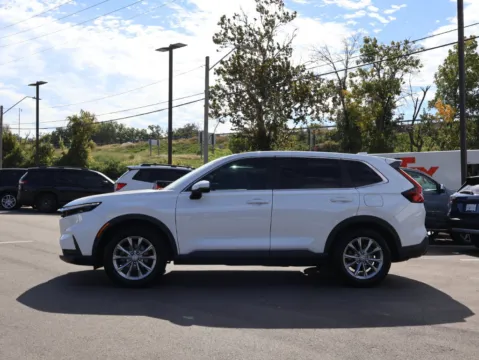 More photos of 2023 Honda CR-V EX at Jay Wolfe Honda, MO