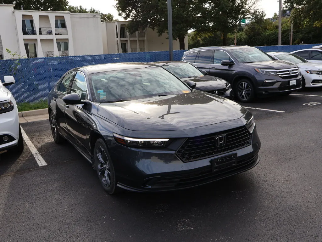 Gray 2023 Honda Accord Sedan EX for sale in Kansas City, MO