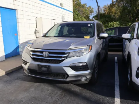 Another view of 2018 Honda Pilot Touring for sale in Kansas City, MO at Jay Wolfe Honda