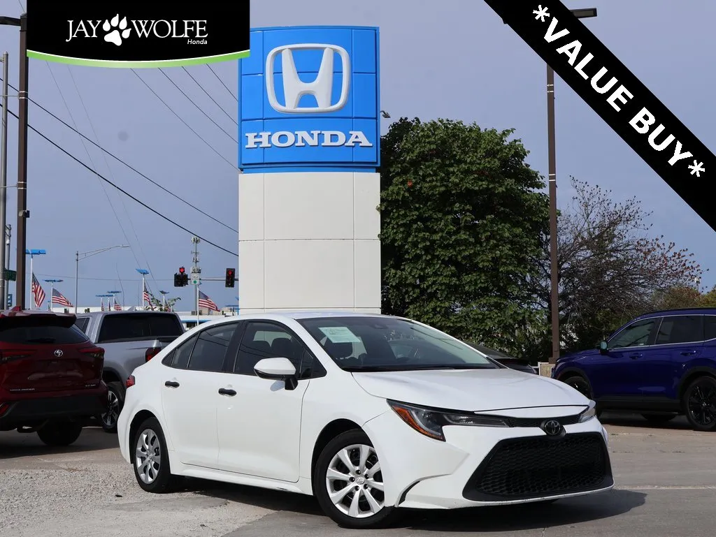 Used 2021 Toyota Corolla LE with VIN 5YFEPMAE4MP240442 for sale in Kansas City