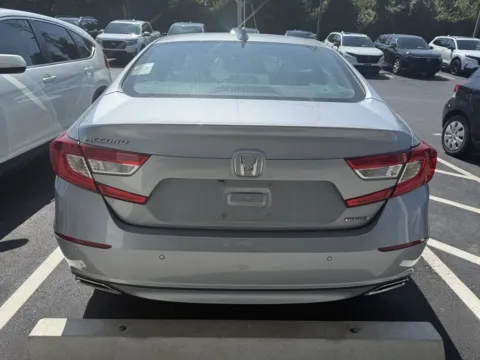 More photos of 2018 Honda Accord Sedan Touring 1.5T at Jay Wolfe Honda, MO