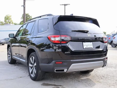 More photos of 2024 Honda Pilot Elite at Jay Wolfe Honda, MO