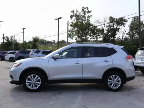 More photos of 2015 Nissan Rogue SV at Jay Wolfe Honda, MO