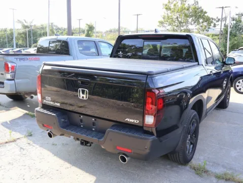 More photos of 2022 Honda Ridgeline Black Edition at Jay Wolfe Honda, MO