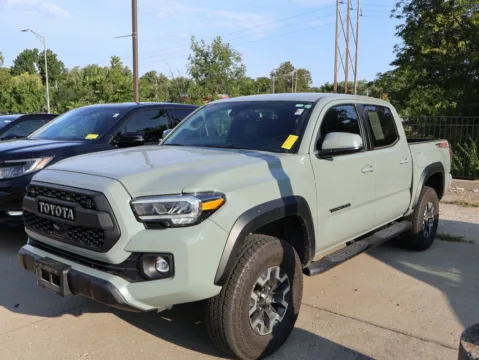 More photos of 2022 Toyota Tacoma TRD Off Road at Jay Wolfe Honda, MO