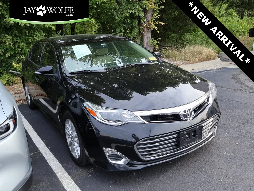 Black 2014 Toyota Avalon XLE for sale in Kansas City, MO