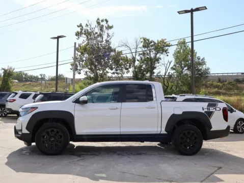 More photos of 2023 Honda Ridgeline RTL at Jay Wolfe Honda, MO