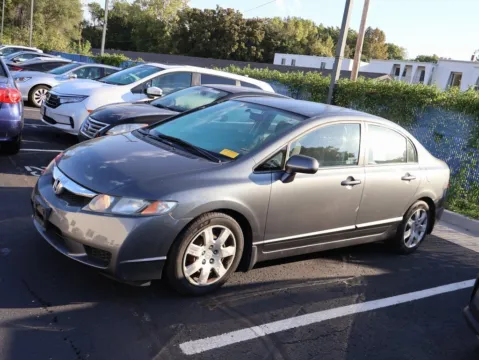 More photos of 2011 Honda Civic Sdn LX at Jay Wolfe Honda, MO