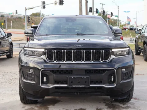 Photos of 2022 Jeep Grand Cherokee Overland for sale in Kansas City, MO at Jay Wolfe Honda