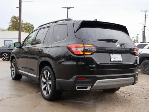 More photos of 2023 Honda Pilot Elite at Jay Wolfe Honda, MO
