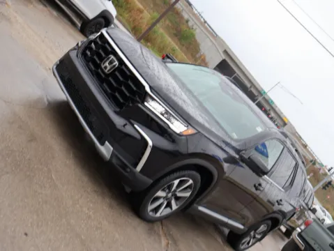 Another view of 2023 Honda Pilot Elite for sale in Kansas City, MO at Jay Wolfe Honda