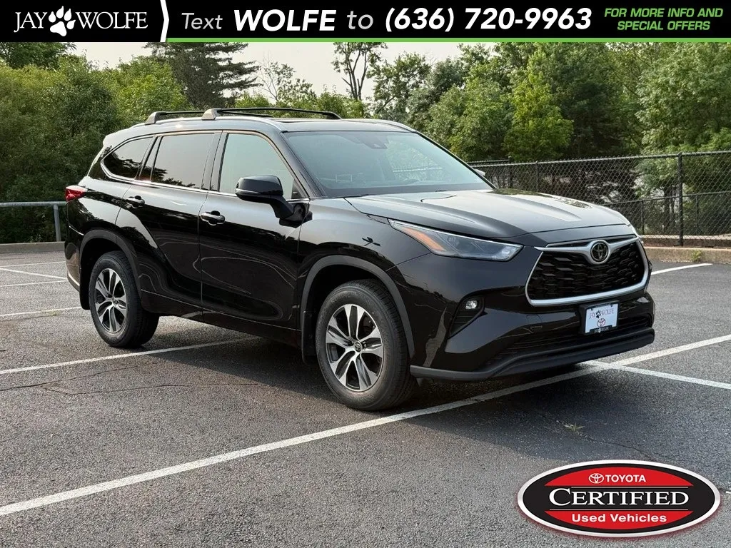Black 2022 Toyota Highlander XLE for sale in Ballwin, MO