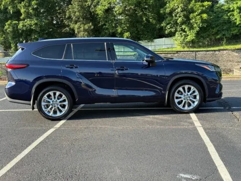 Photos of 2021 Toyota Highlander Limited for sale in Ballwin, MO at Jay Wolfe Toyota of West County