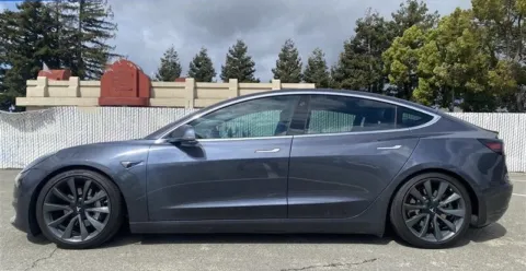 Silver 2018 Tesla Model 3 Long Range for sale in Ballwin, MO