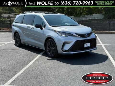 Silver 2021 Toyota Sienna XSE for sale in Ballwin, MO