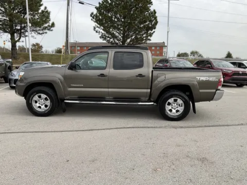 More photos of 2015 Toyota Tacoma at Jay Wolfe Toyota, MO