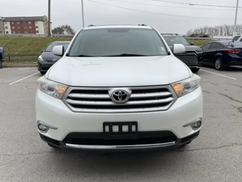 Photos of 2012 Toyota Highlander SE for sale in Kansas City, MO at Jay Wolfe Toyota