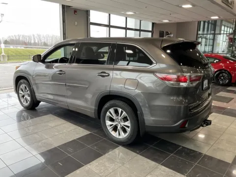 More photos of 2016 Toyota Highlander LE Plus V6 at Jay Wolfe Toyota, MO