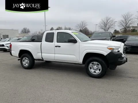 White 2022 Toyota Tacoma SR for sale in Kansas City, MO