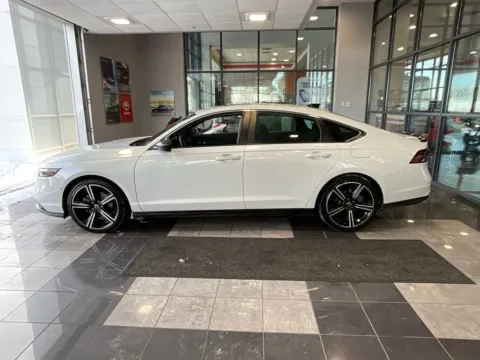 More photos of 2023 Honda Accord Hybrid Sport at Jay Wolfe Toyota, MO