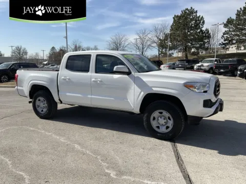 White 2023 Toyota Tacoma SR for sale in Kansas City, MO