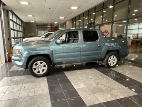 Another view of 2008 Honda Ridgeline RTL for sale in Kansas City, MO at Jay Wolfe Toyota