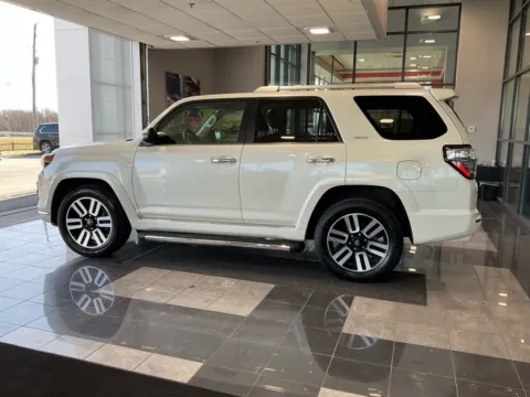 More photos of 2021 Toyota 4Runner Limited at Jay Wolfe Toyota, MO