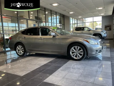 Gray 2011 INFINITI M56 X for sale in Kansas City, MO