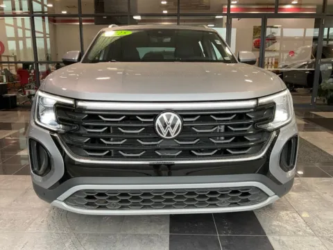 Photos of 2025 Volkswagen Atlas Cross Sport 2.0T SE w/Technology for sale in Kansas City, MO at Jay Wolfe Toyota