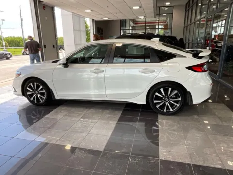 More photos of 2024 Honda Civic EX-L at Jay Wolfe Toyota, MO