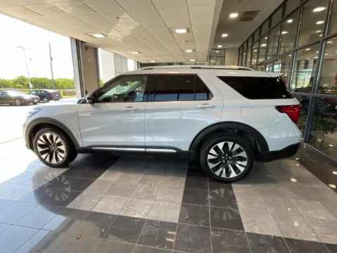 More photos of 2025 Ford Explorer Platinum at Jay Wolfe Toyota, MO