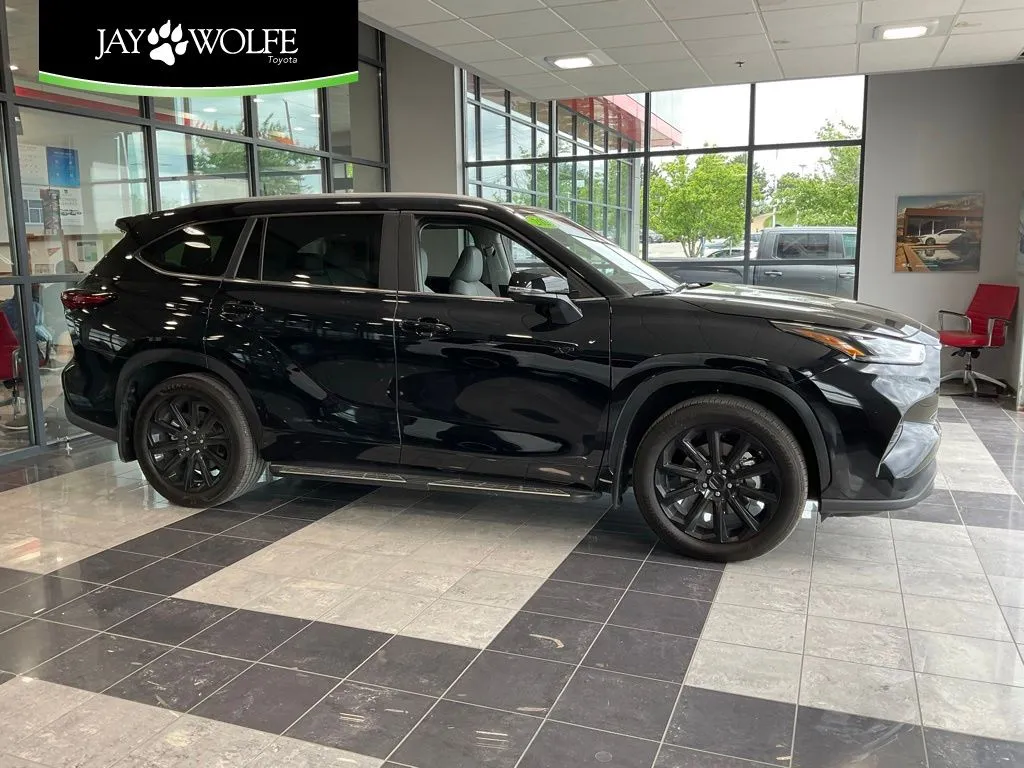 Black 2026 Toyota Highlander XLE for sale in Kansas City, MO