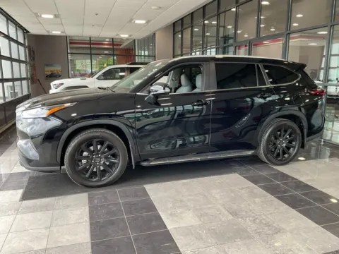 Another view of 2026 Toyota Highlander XLE for sale in Kansas City, MO at Jay Wolfe Toyota