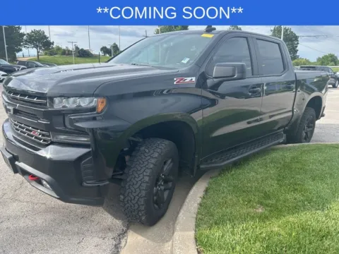 Black 2020 Chevrolet Silverado 1500 LT Trail Boss for sale in Kansas City, MO