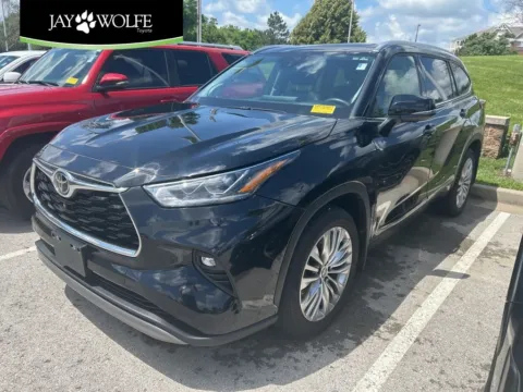Black 2023 Toyota Highlander Platinum for sale in Kansas City, MO