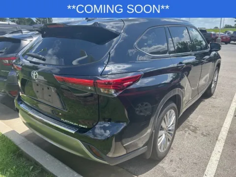 More photos of 2023 Toyota Highlander Platinum at Jay Wolfe Toyota, MO
