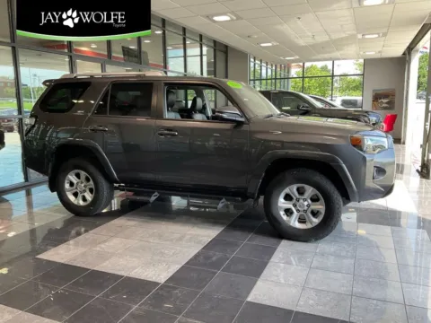 Gray 2018 Toyota 4Runner SR5 Premium for sale in Kansas City, MO