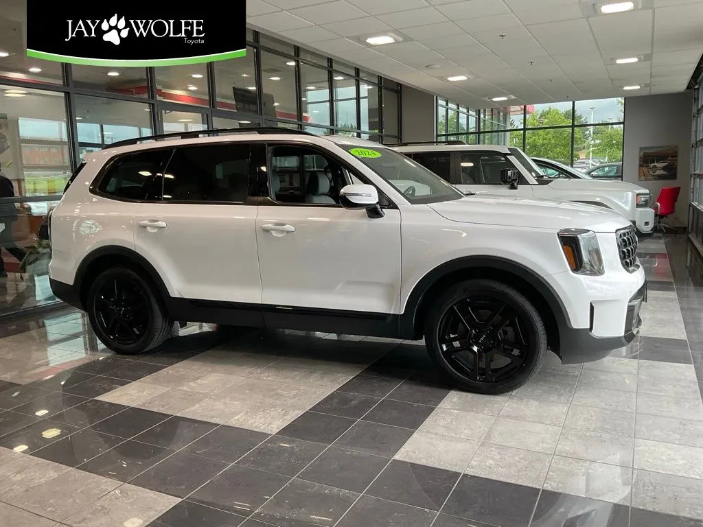 White 2024 Kia Telluride SX X-Line for sale in Kansas City, MO