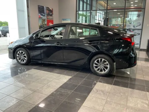 More photos of 2020 Toyota Prius Limited at Jay Wolfe Toyota, MO