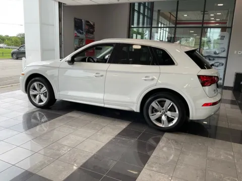 More photos of 2019 Audi Q5 2.0T Prestige at Jay Wolfe Toyota, MO
