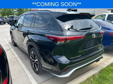 More photos of 2022 Toyota Highlander XSE at Jay Wolfe Toyota, MO