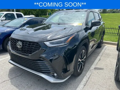 Black 2022 Toyota Highlander XSE for sale in Kansas City, MO