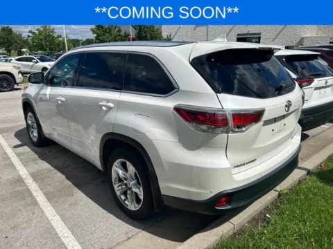 More photos of 2015 Toyota Highlander Limited at Jay Wolfe Toyota, MO