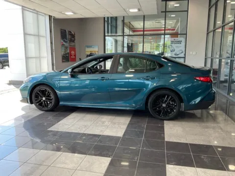 More photos of 2025 Toyota Camry SE at Jay Wolfe Toyota, MO