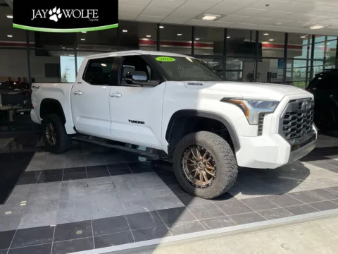 White 2025 Toyota Tundra Hybrid Limited for sale in Kansas City, MO