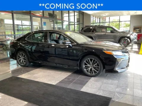 Black 2024 Toyota Camry Hybrid XLE for sale in Kansas City, MO
