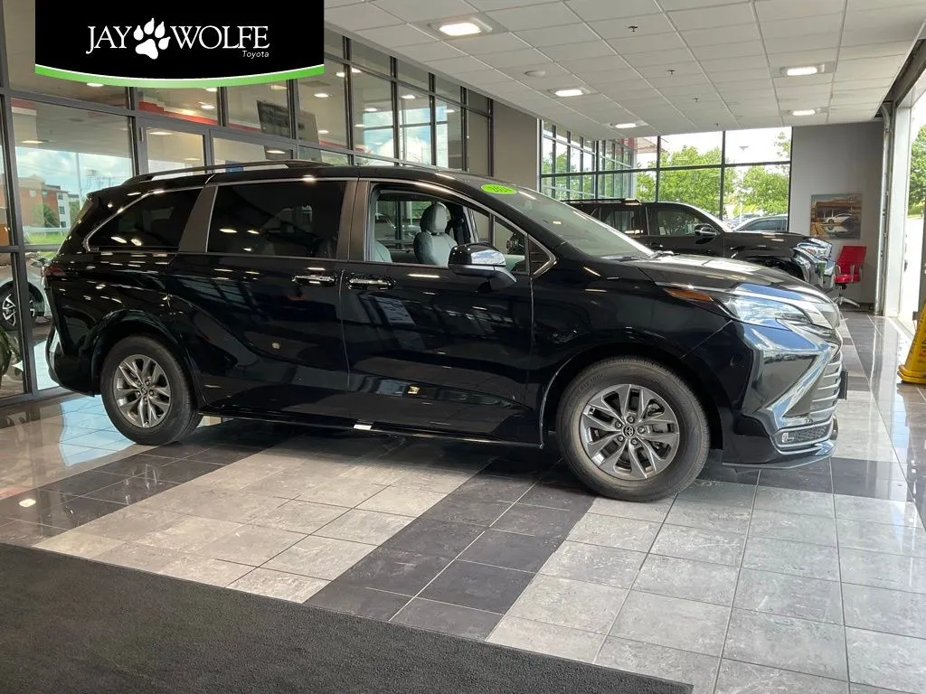Black 2026 Toyota Sienna XLE for sale in Kansas City, MO